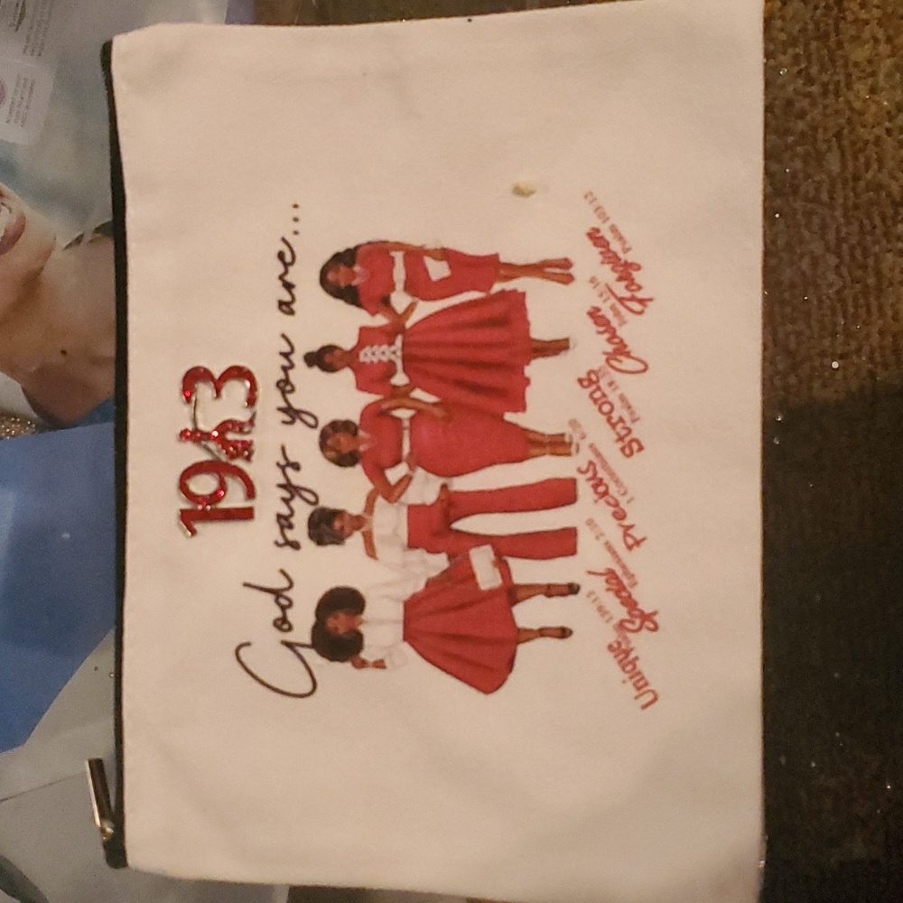 DST cosmetic bag